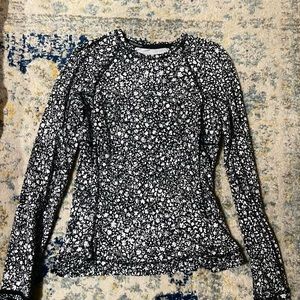 Lululemon- it’s rulu run long sleeve, like new